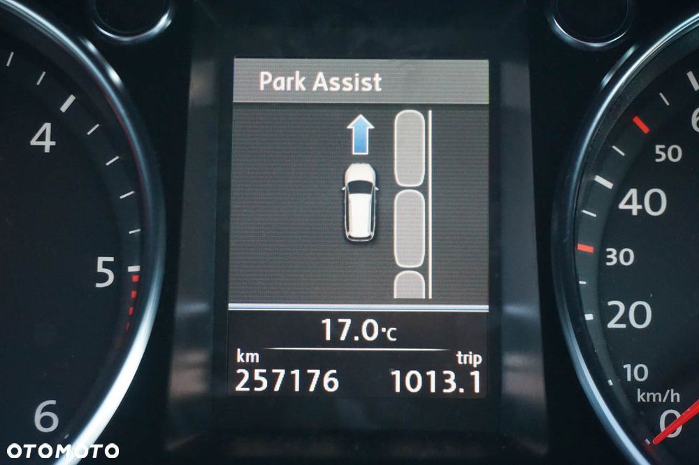 Volkswagen Passat - 17
