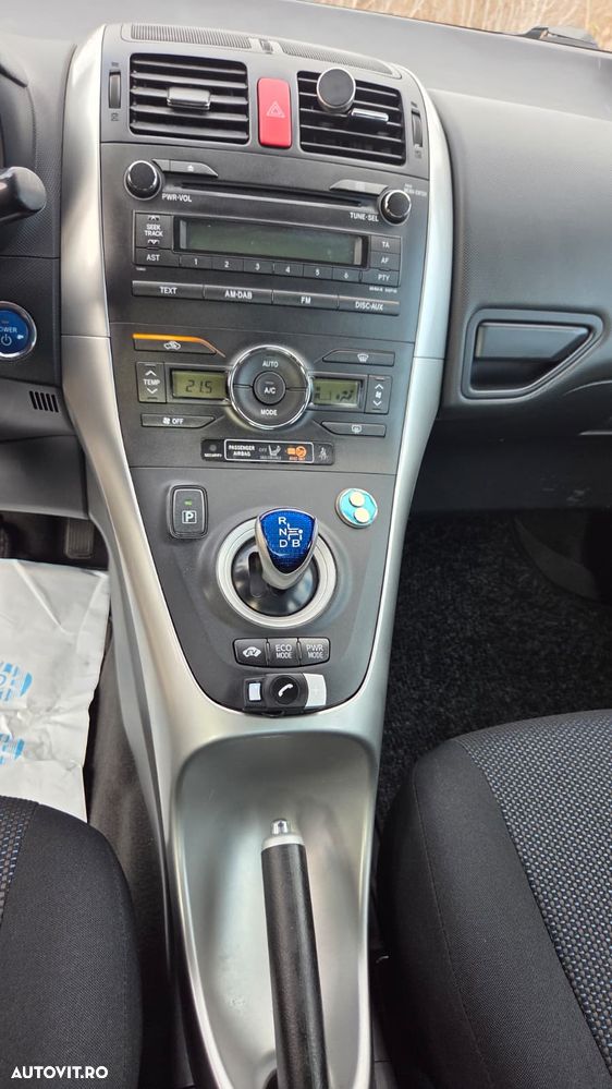 Toyota Auris 1.8 L VVT-i TS Hybrid Sol+ - 9