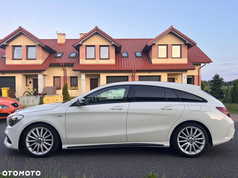 Mercedes-Benz CLA 250 4-Matic AMG Line - 12