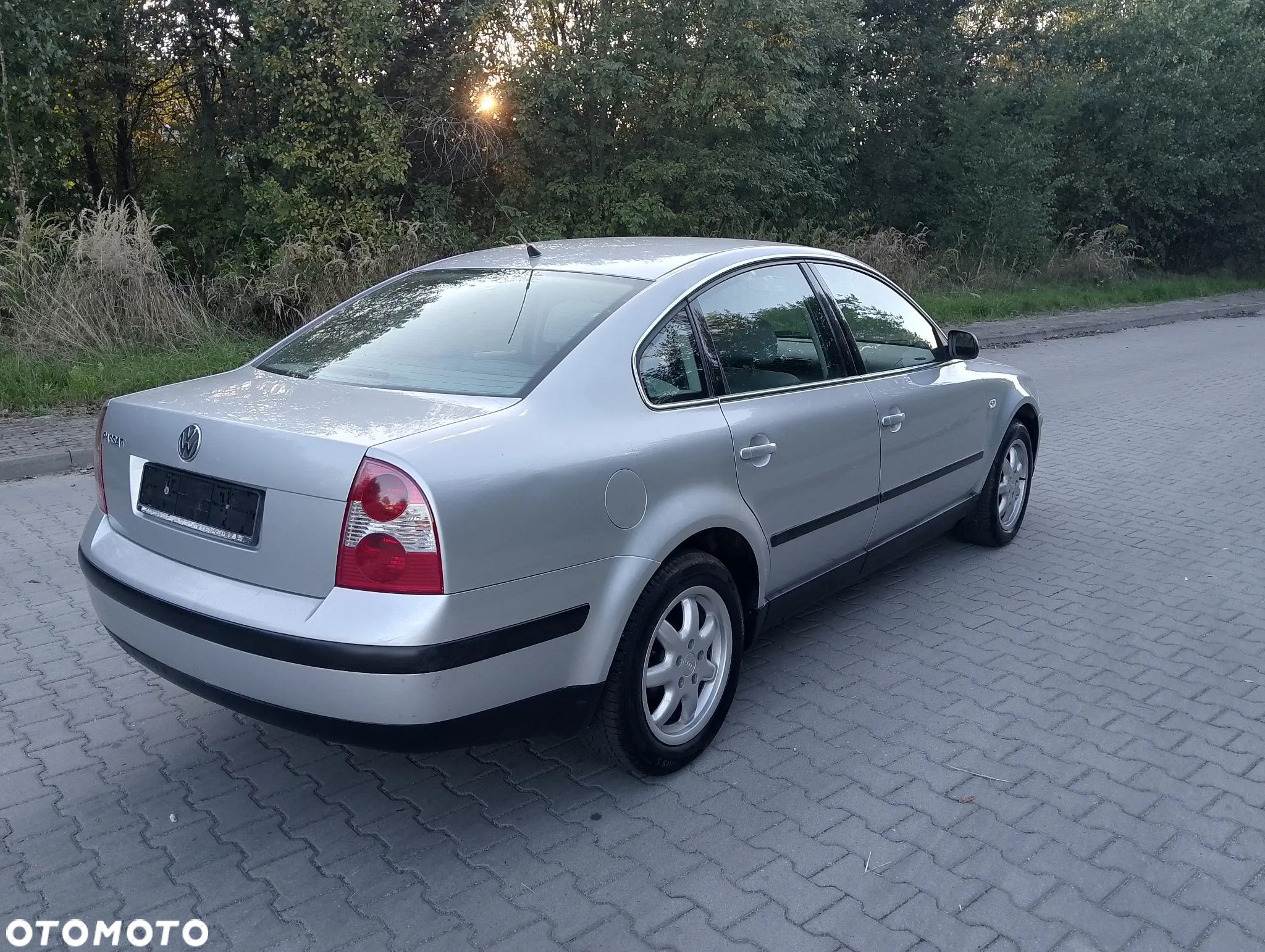 Volkswagen Passat 1.6 Basis - 6