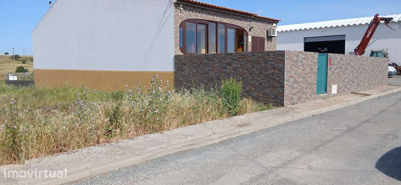 Moradia T4 com jardim e ar condicionado - Grande imagem: 3/6