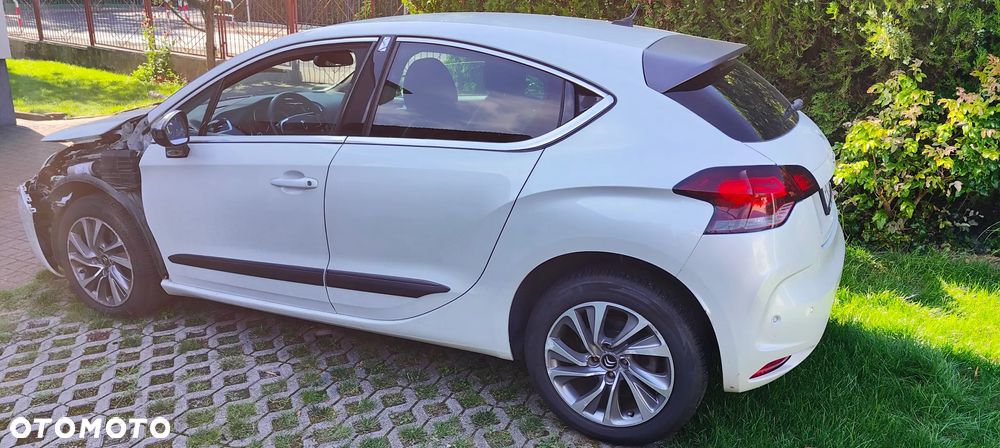 Citroën DS4 e-HDi 110 EGS6 SoChic - 3