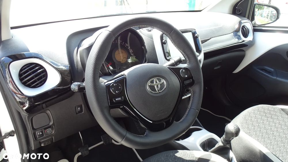 Toyota Aygo 1.0 VVT-i Black Edition - 10
