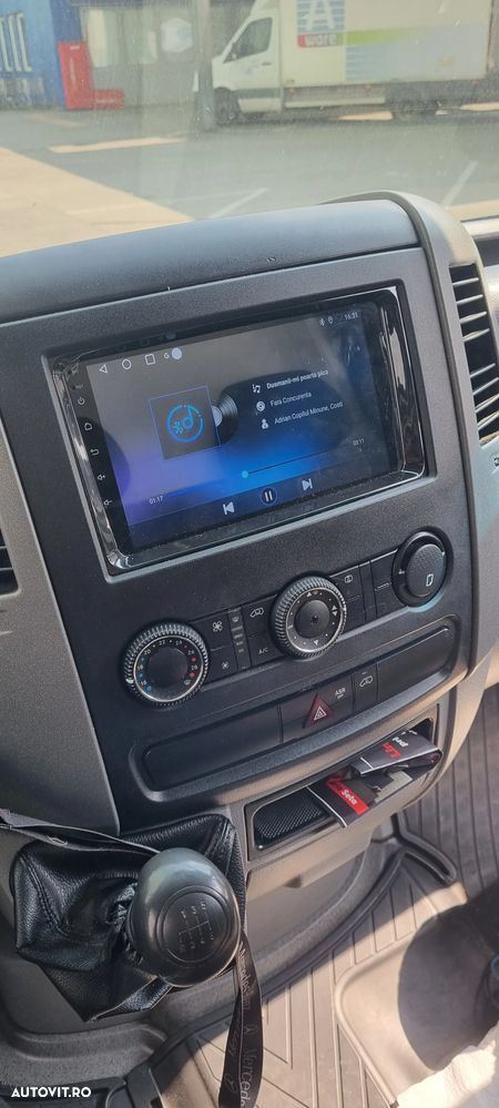 Mercedes-Benz Sprinter - 13