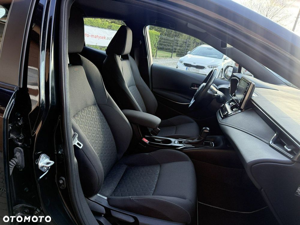 Toyota Corolla 1.8 Hybrid Comfort - 24