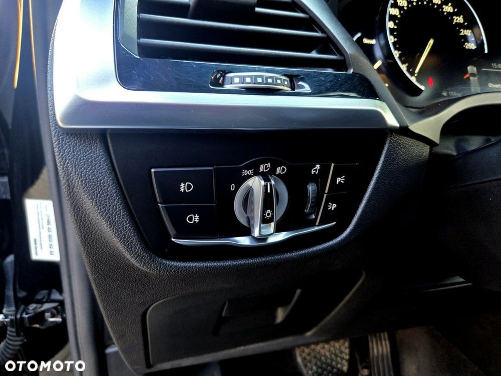 BMW X3 xDrive20d xLine - 16