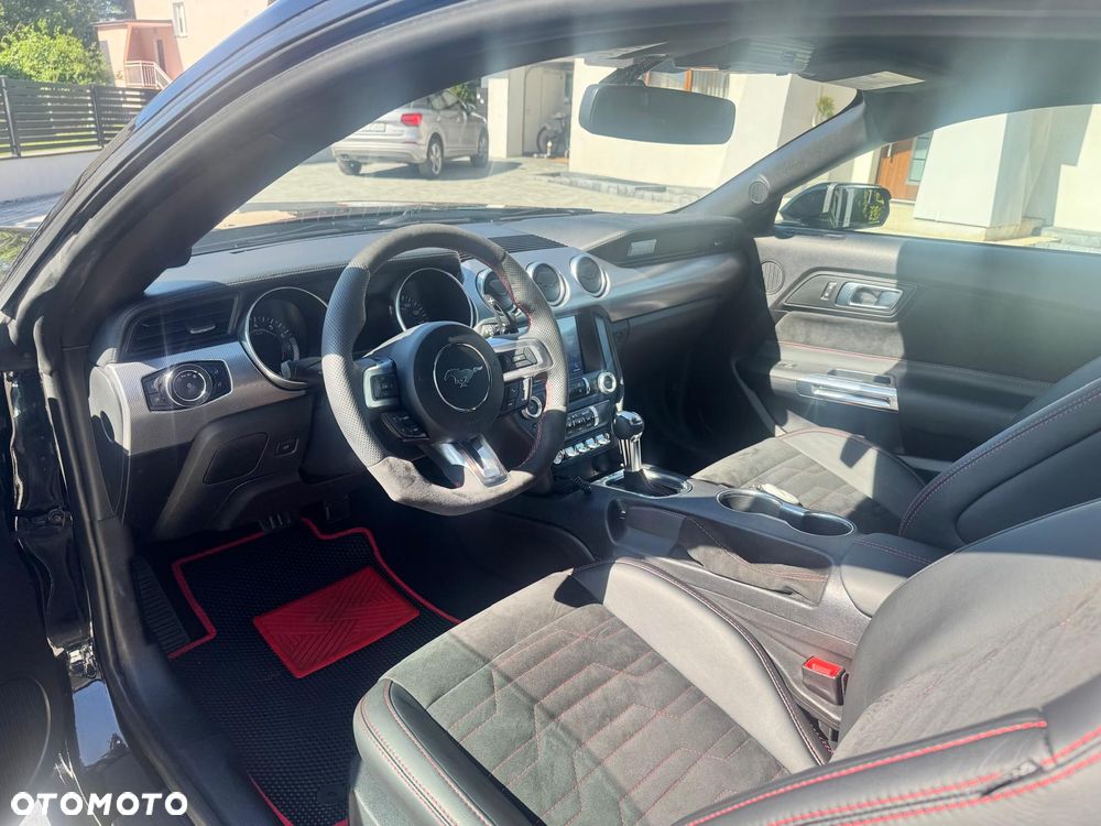 Ford Mustang - 5