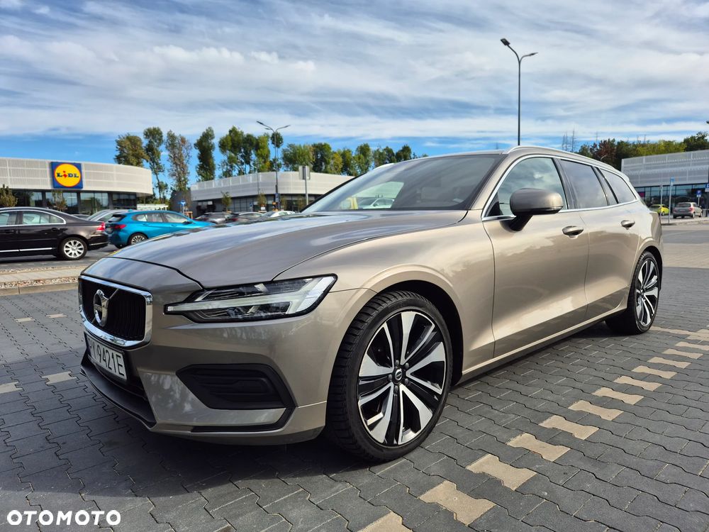 Volvo V60 T4 Momentum Pro - 2