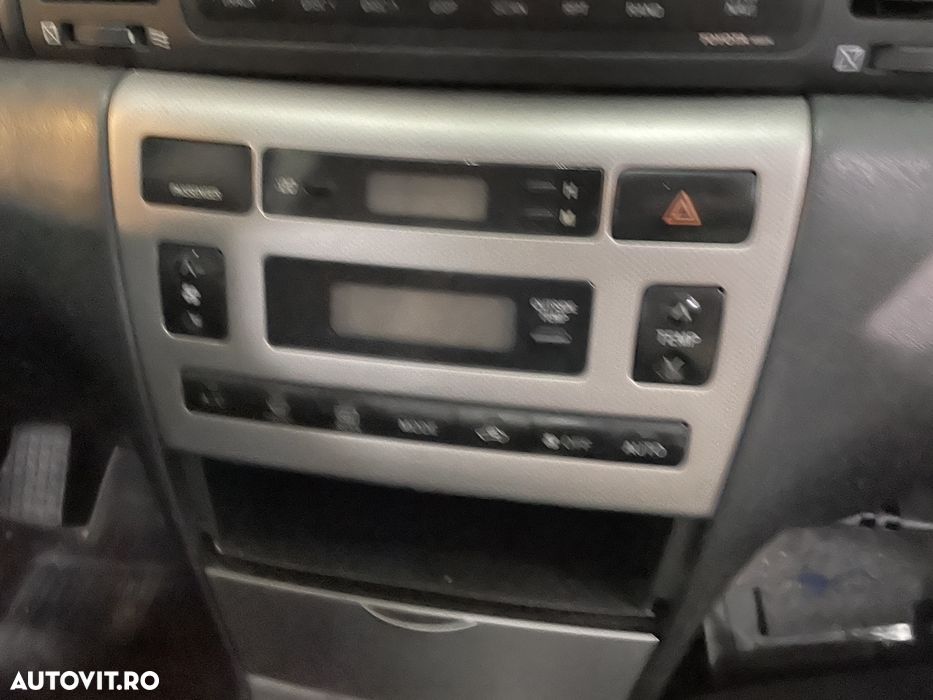 Plansă bord airbag volan pasager kit radio cd climă toyota corola E140 - 2