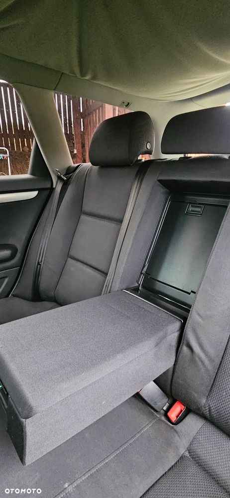 Audi A4 Avant 2.4 - 16