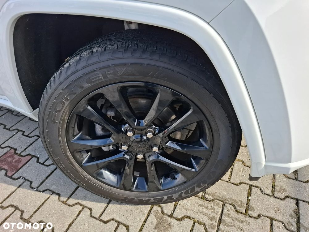 Jeep Grand Cherokee - 14