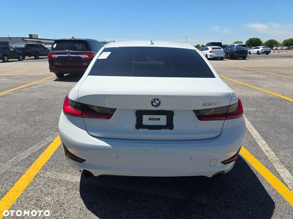 BMW Seria 3 330i - 6