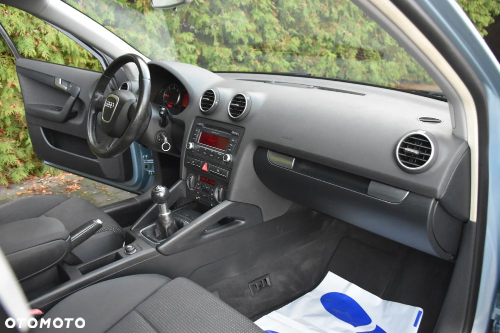 Audi A3 Sportback 2.0 TDI Ambiente - 10