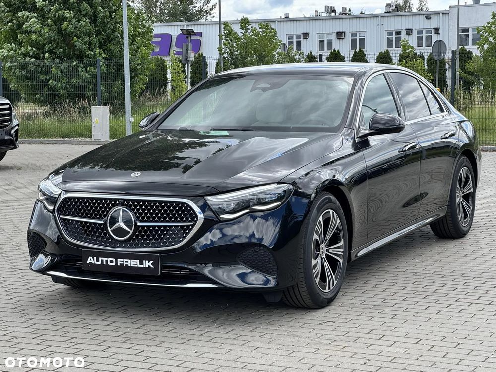 Mercedes-Benz Klasa E 220 d mHEV 4-Matic Avantgarde 9G-Tronic - 4
