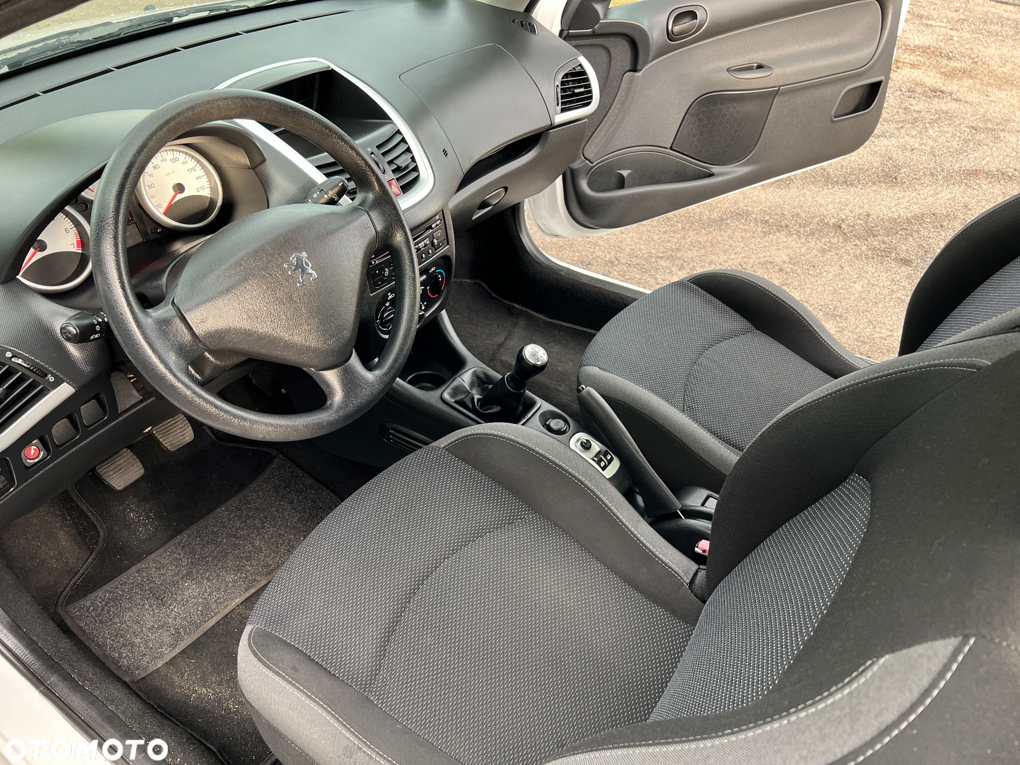 Peugeot 206 plus - 11