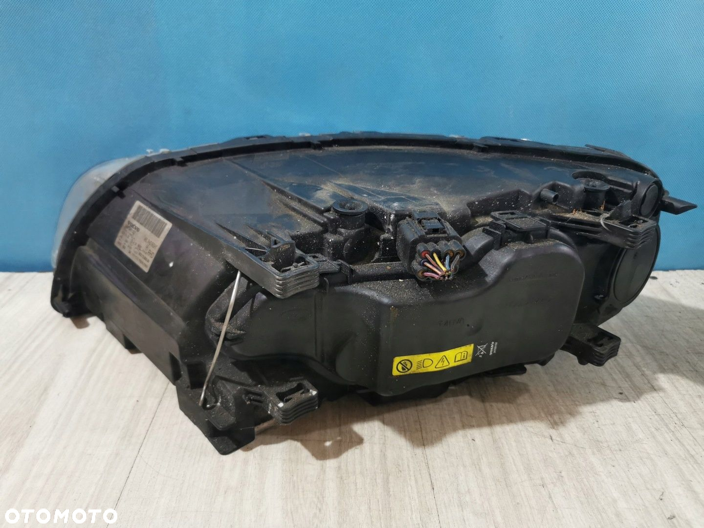 Volvo V70 III S80 II lampa reflektor przód prawa Xenon kompletna - 3