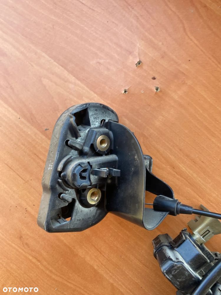 ZAMEK DRZWI PRAWY TYŁ BOCZNYCH  VOLKSWAGEN TRANSPORTER T5 7H0843654CM - 4