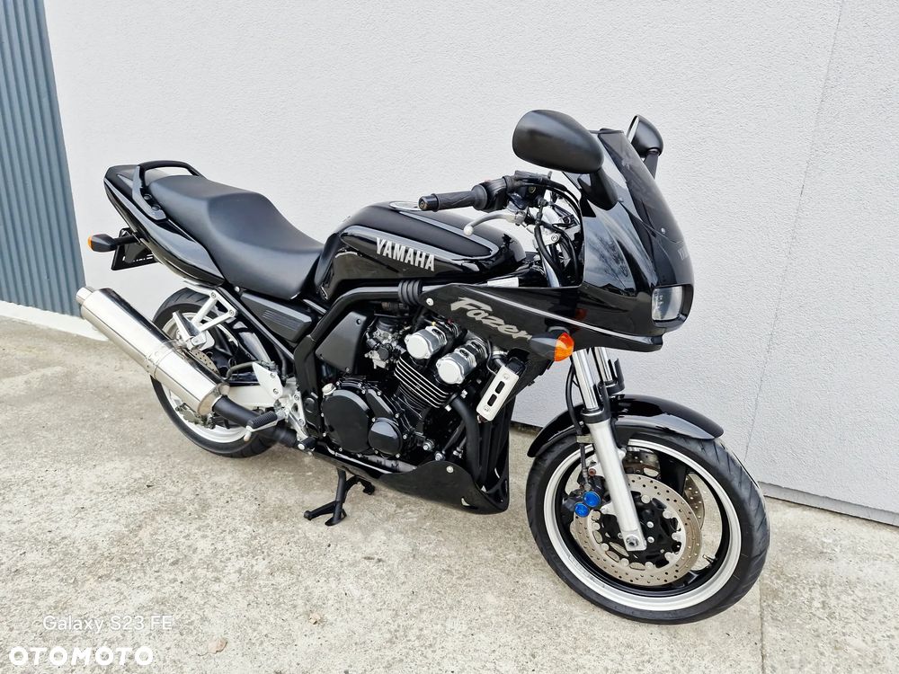 Yamaha FZS - 32