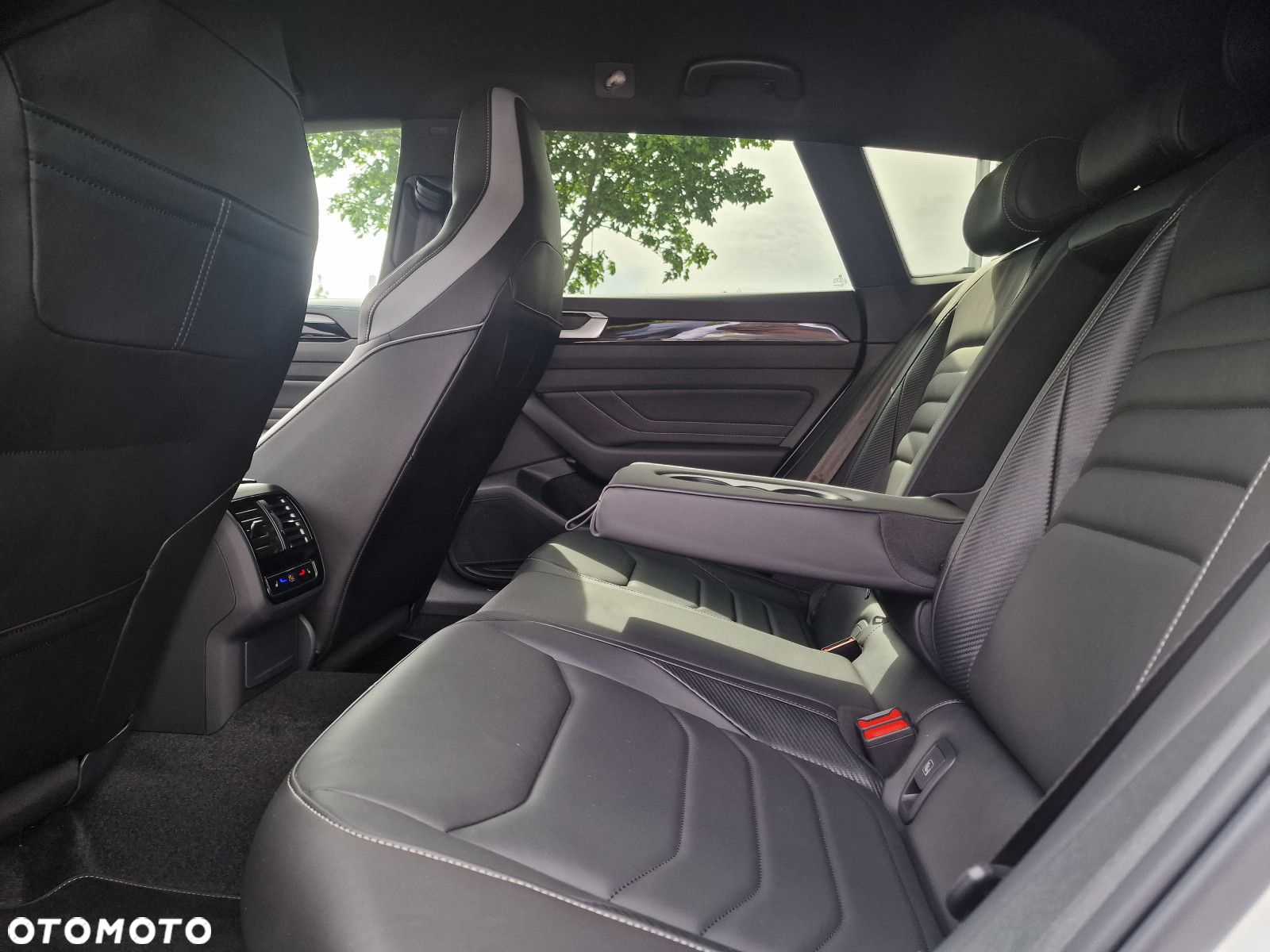Volkswagen Arteon 2.0 TDI 4Motion R-Line DSG - 13