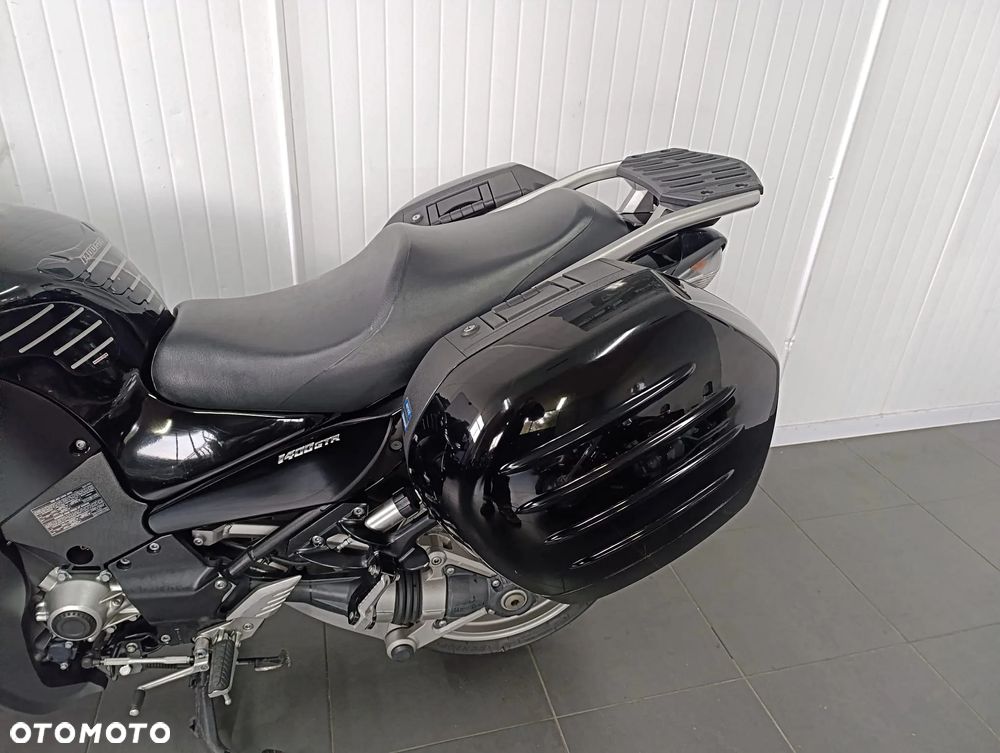 Kawasaki GTR - 14