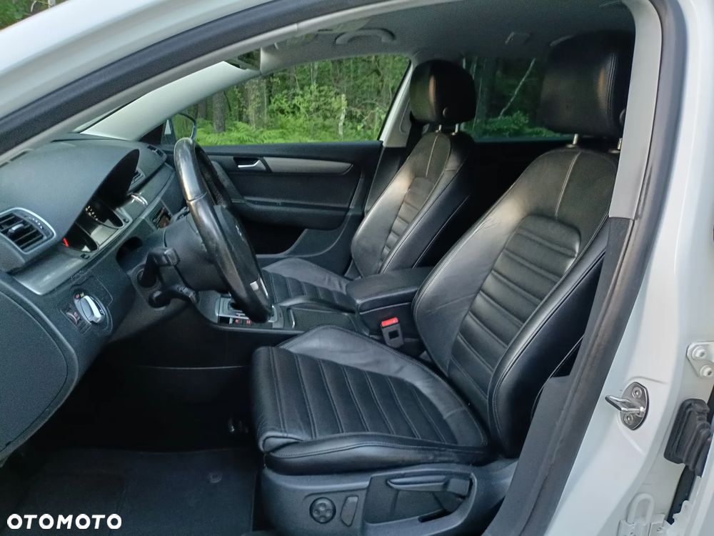Volkswagen Passat 2.0 TDI Highline R-Style DSG - 8