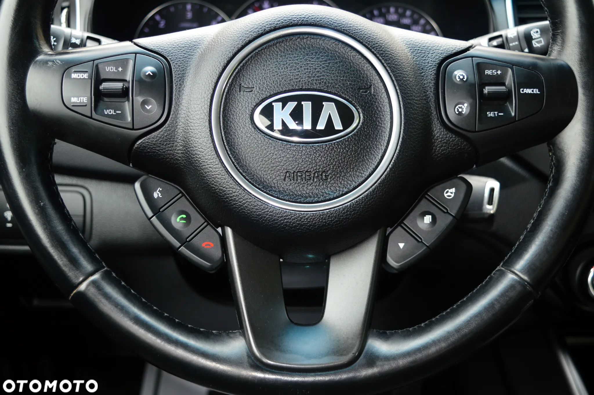 Kia Carens - 19