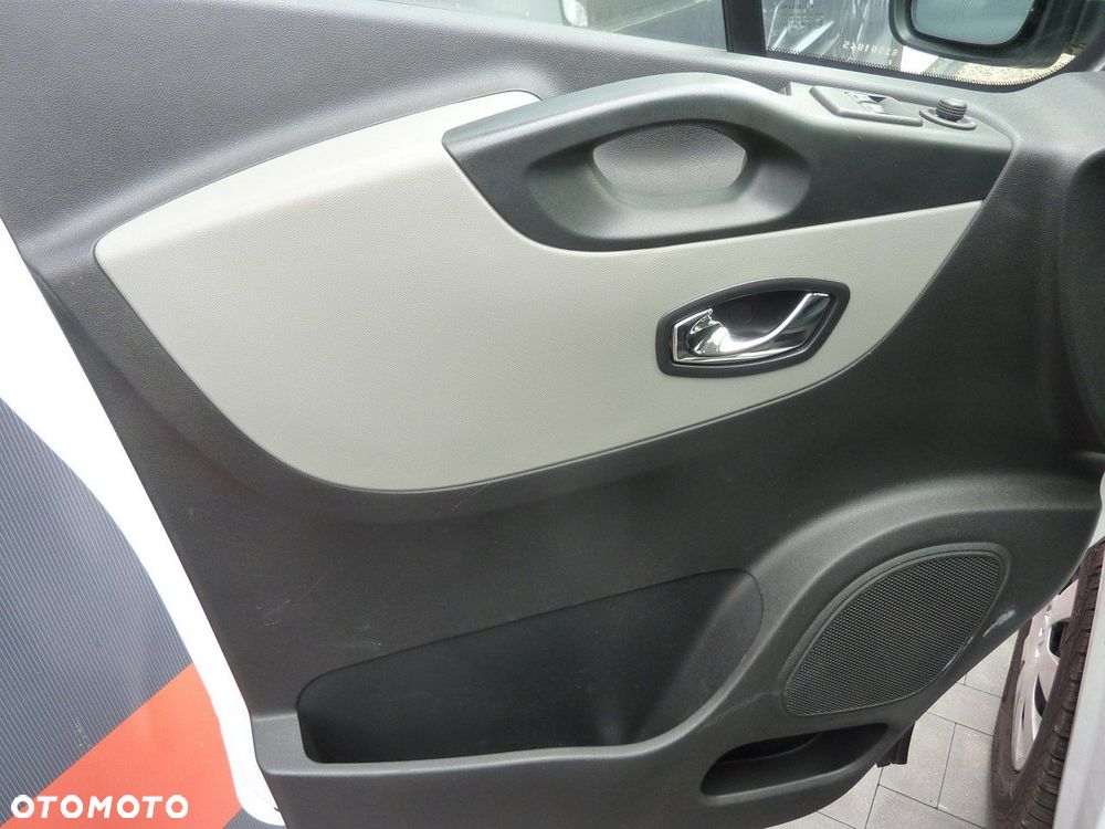 Renault Trafic - 25