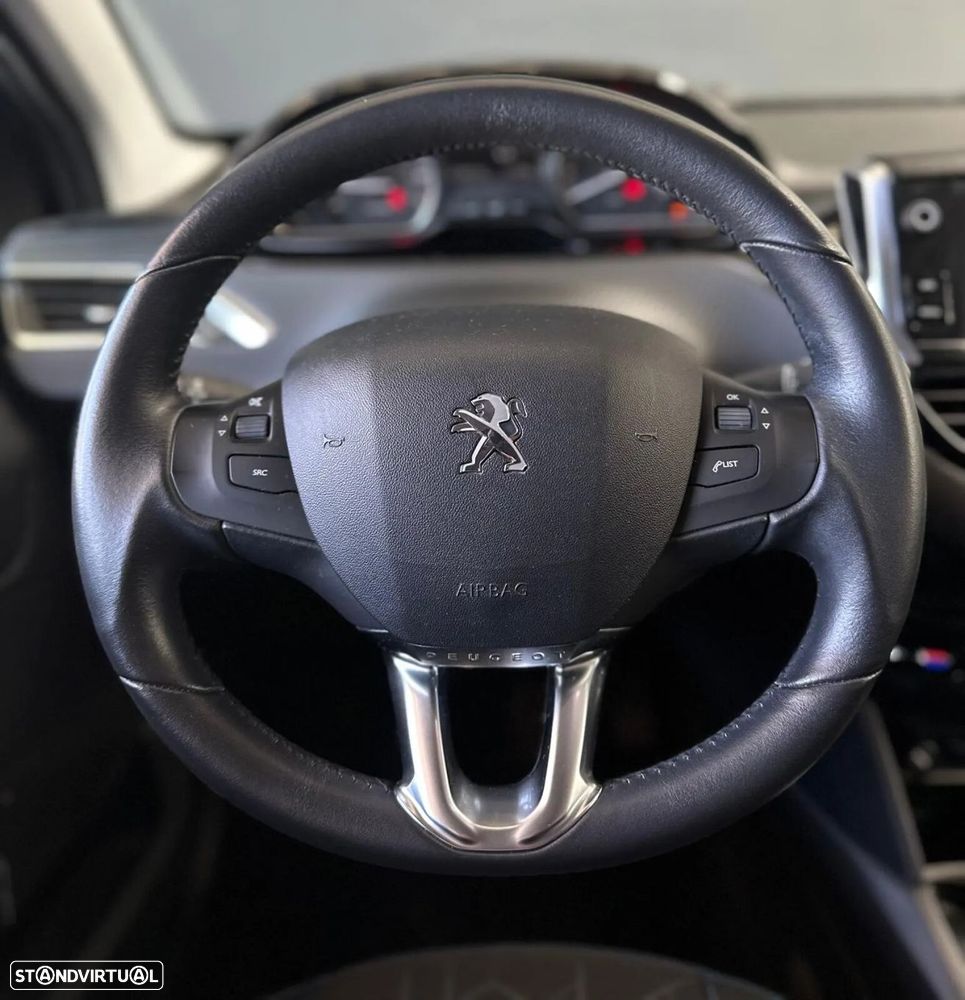 Peugeot 2008 1.2 PureTech Style - 17