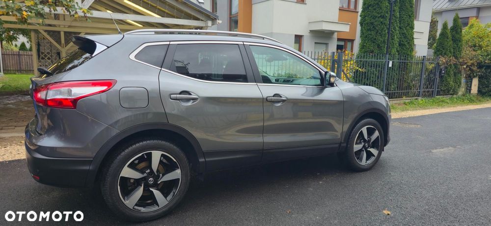Nissan Qashqai - 2