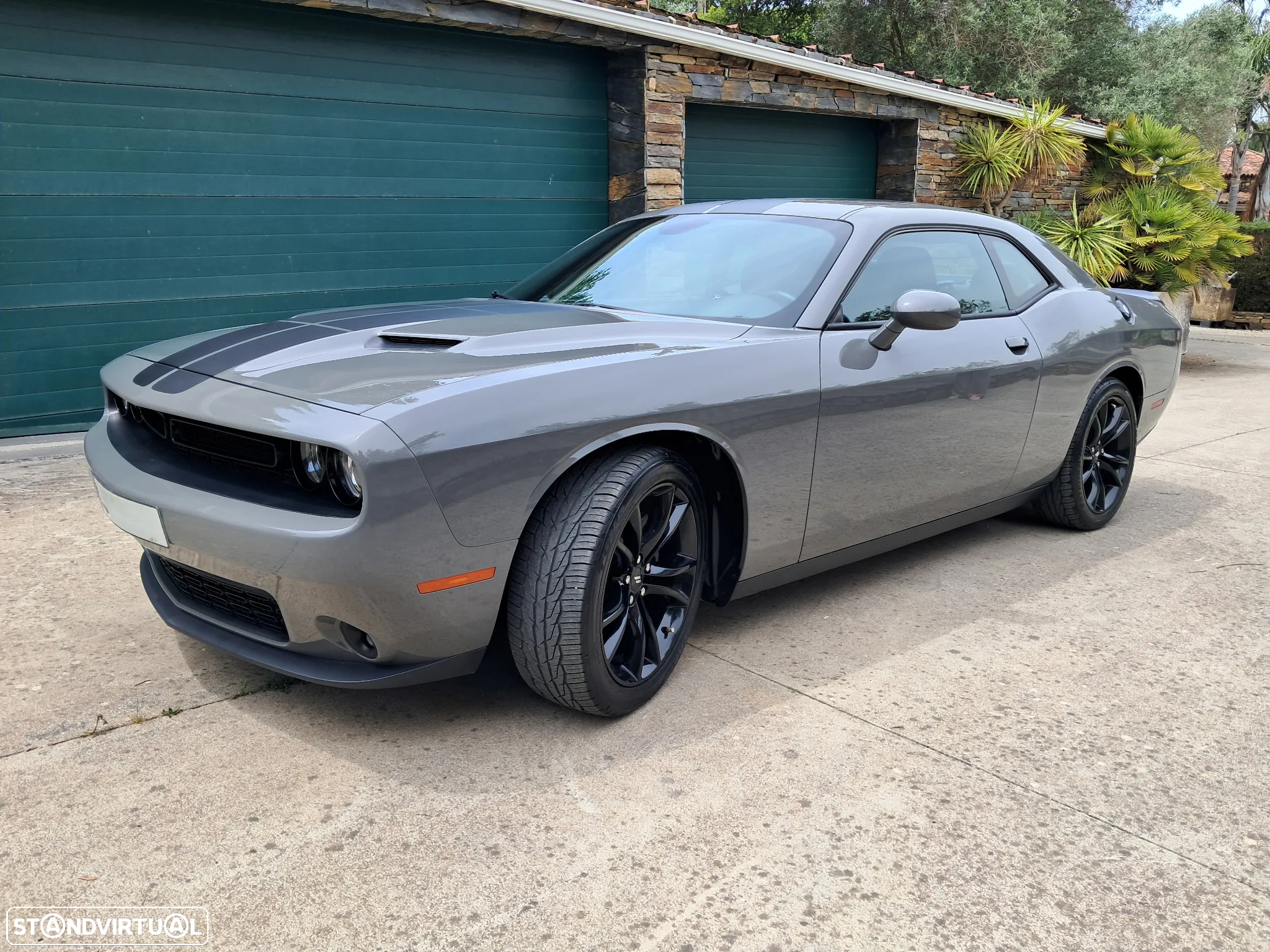 Dodge Challenger Auto SXT Plus - 3