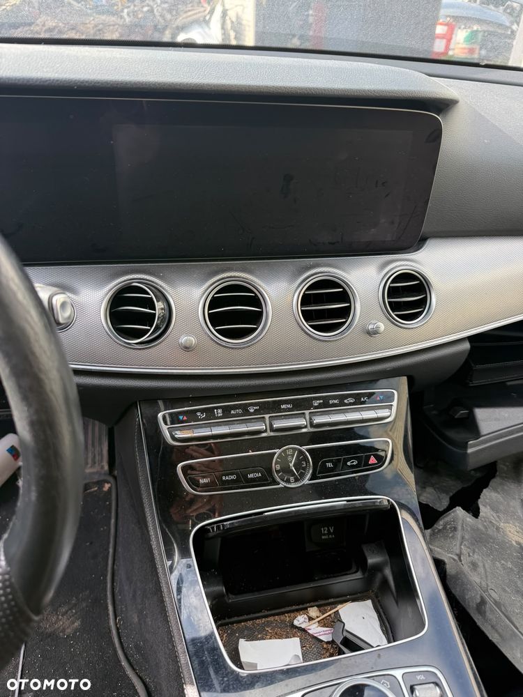 Mercedes-Benz E-Class 2017 photo 3