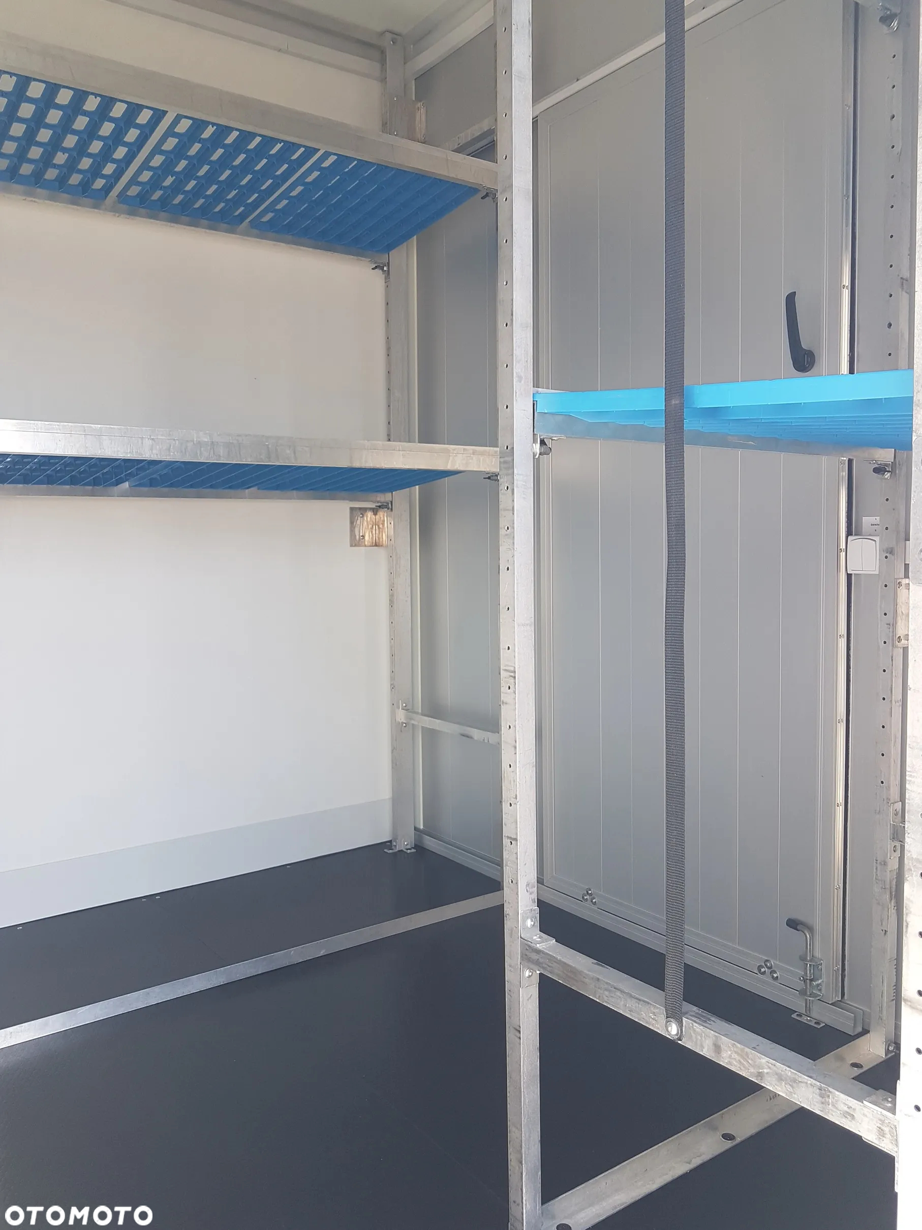 Iveco DAILY KONTENER NISKOPODŁOGOWY 4,43x2,23x2,42 SKLEP KAMPER FOODTRUCK BAR KLIMA KONIOWÓZ - 23