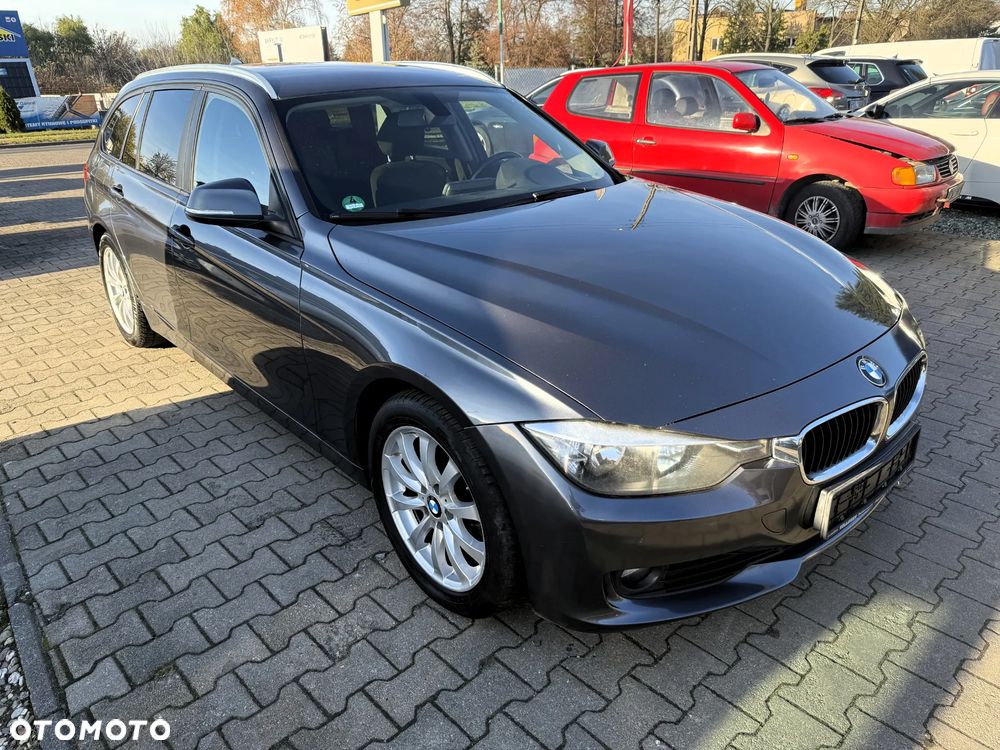 BMW Seria 3 318d DPF Touring - 4