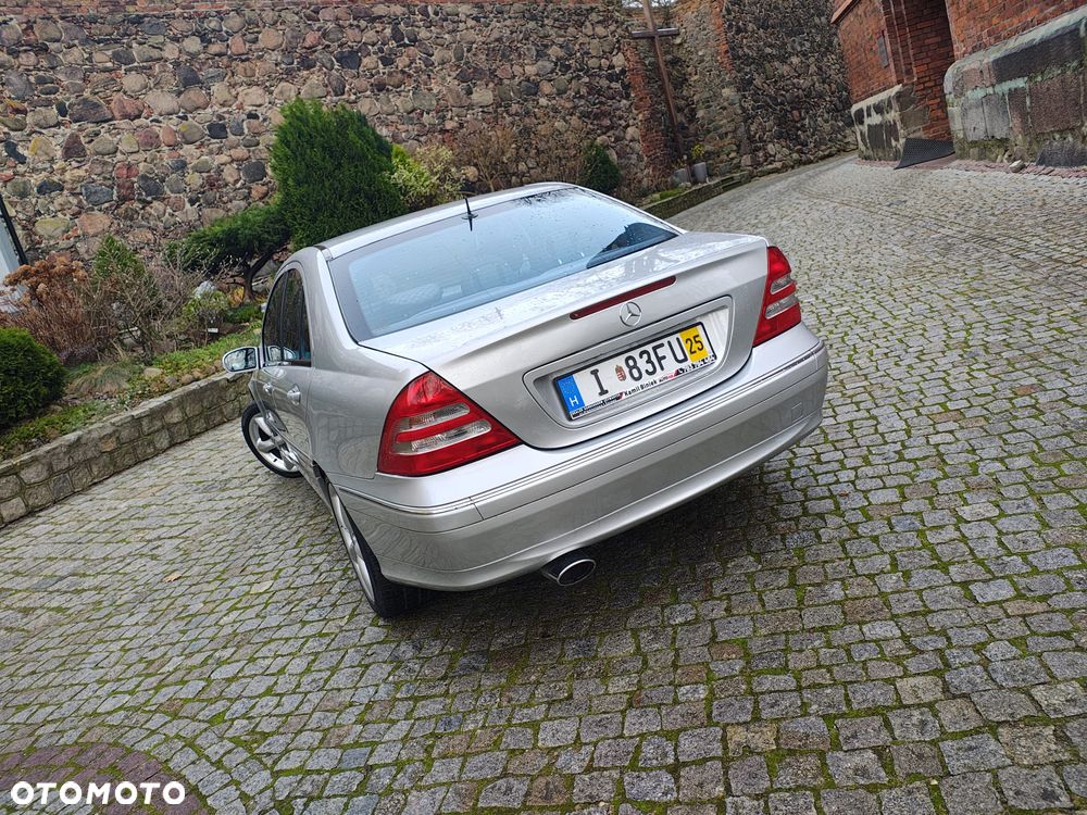 Mercedes-Benz Klasa C 200 Kompressor Avantgarde Sport Edition - 22