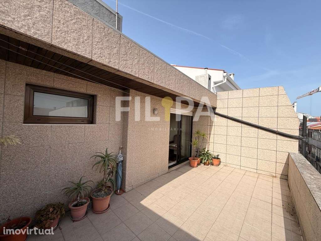 T1 com Terraço no Último Andar - Rua Dr. Alves de Veiga, Porto - Grande imagem: 4/20