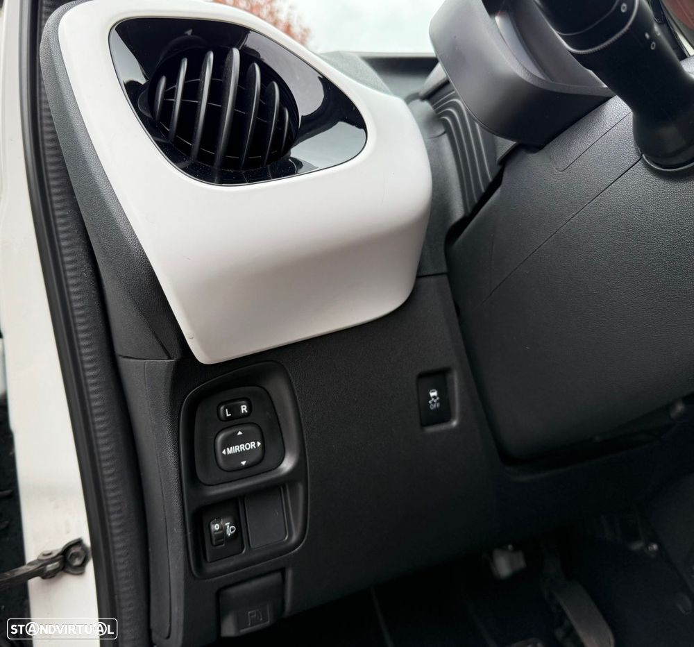 Peugeot 108 1.2 PureTech Allure - 12