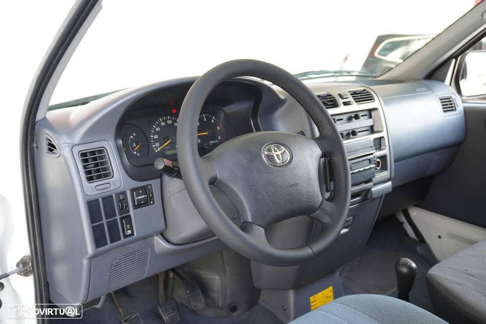 Toyota HiAce 2.5 D-4D Service 2.8T - 10