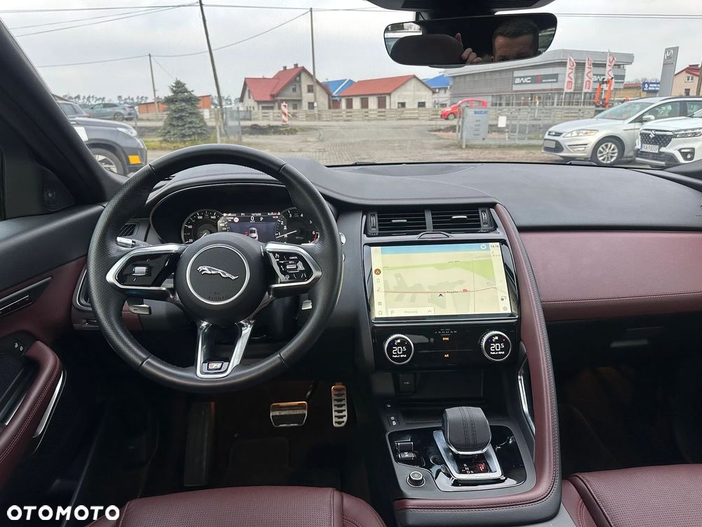 Jaguar E-Pace 2.0 P200 mHEV AWD R-Dynamic S - 10