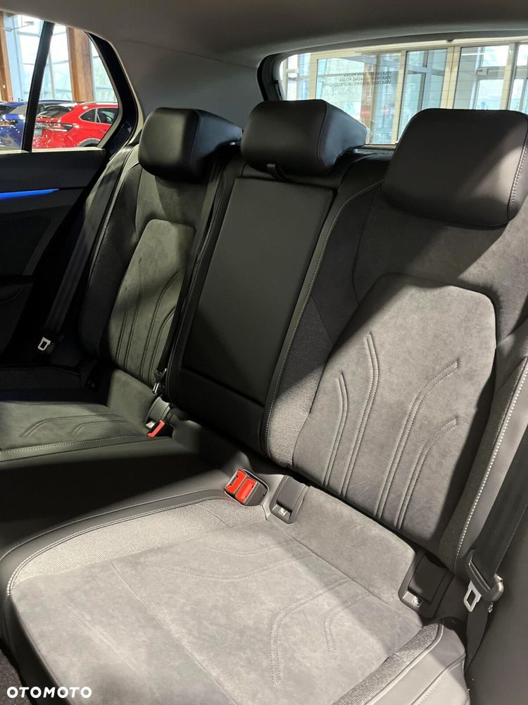 Volkswagen Golf - 27