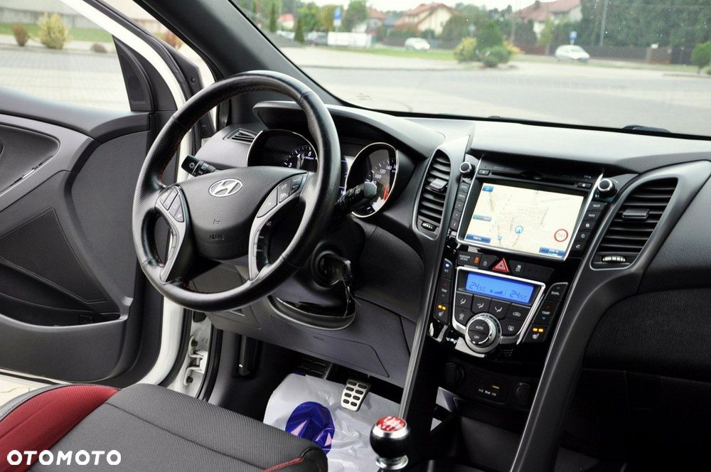 Hyundai i30 1.6 GDI Turbo Luxury - 26