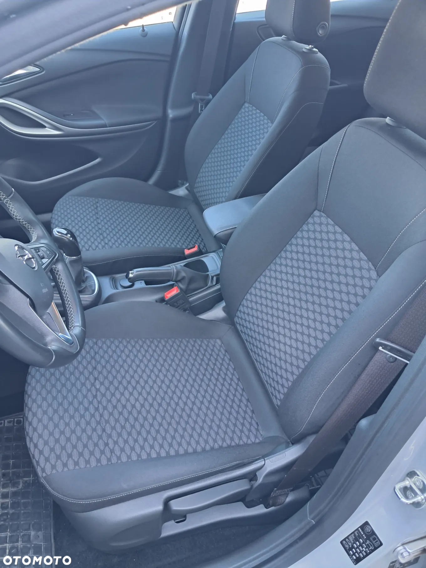 Opel Astra V 1.2 T Edition S&S - 33
