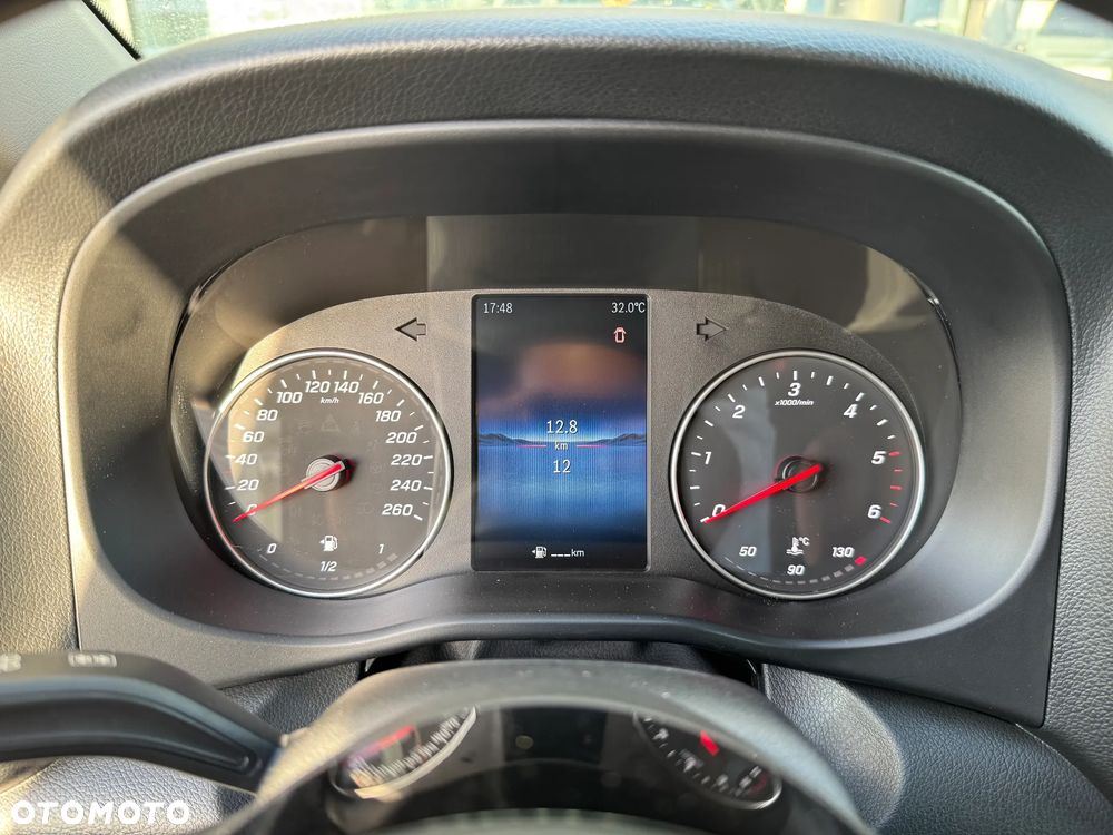Mercedes-Benz Vito - 25