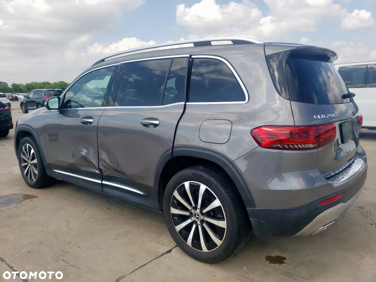 Mercedes-Benz GLB - 2