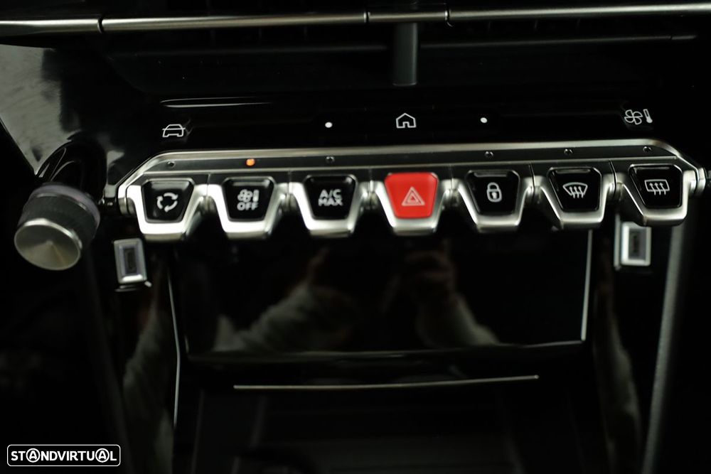 Peugeot 2008 1.2 PureTech Allure EAT8 - 13