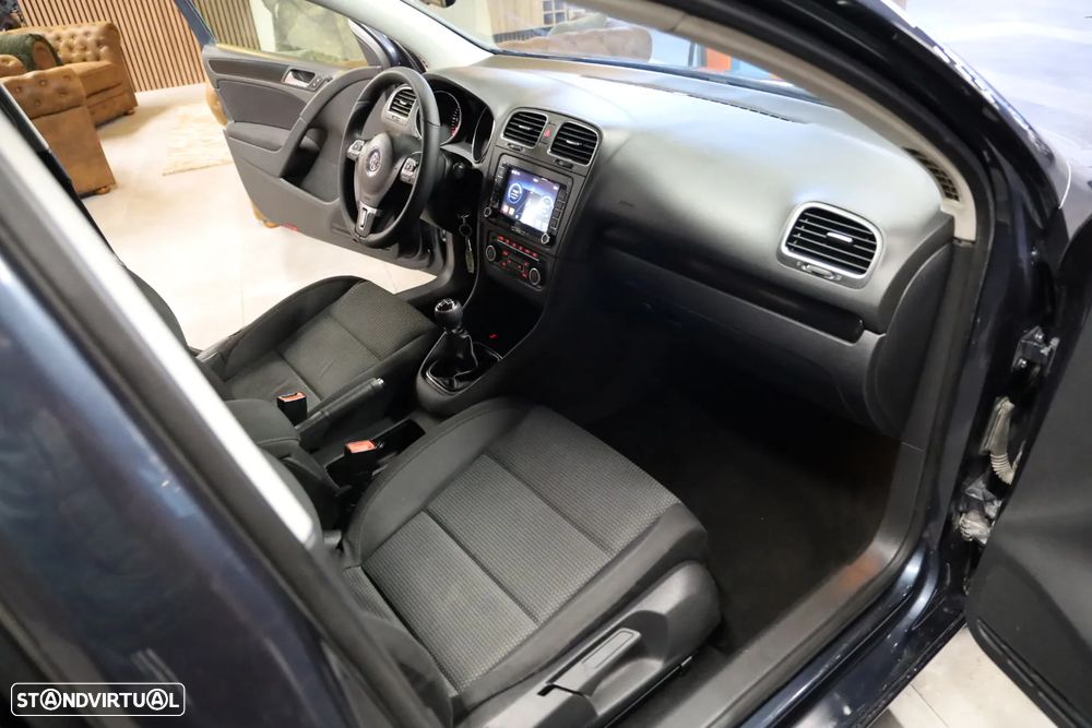 VW Golf 2.0 TDi Confortline - 5