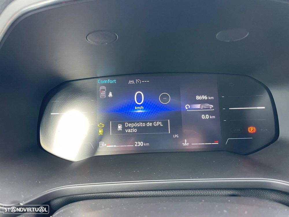 Renault Captur 1.0 TCe Techno Bi-Fuel - 9