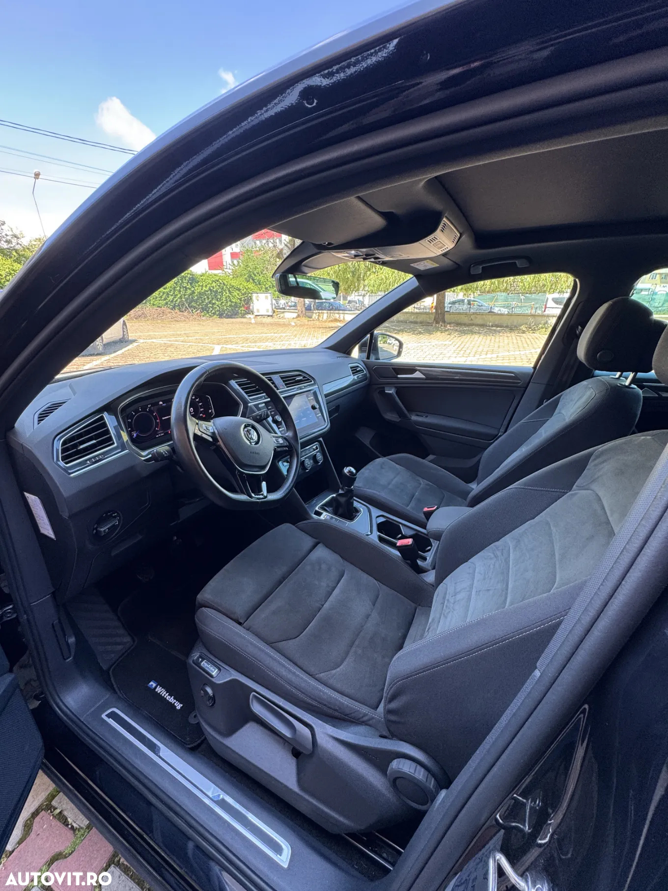 Volkswagen Tiguan - 12