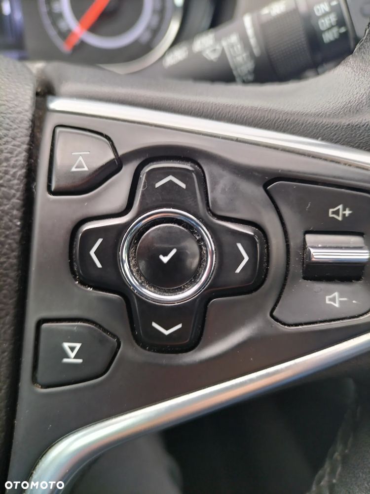 Opel Insignia - 22