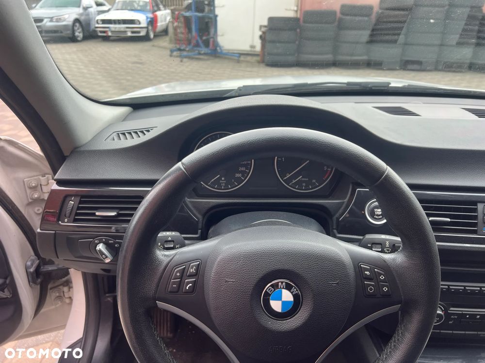 BMW E90 E91 DESKA ROZDZIELCZA KONSOLA - 3