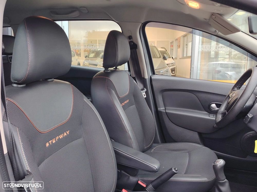 Dacia Logan MCV 0.9 TCe Stepway - 14